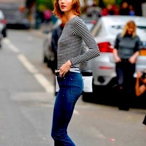 PAIGE MANHATTAN BOOTCUT 👖 JEANS!